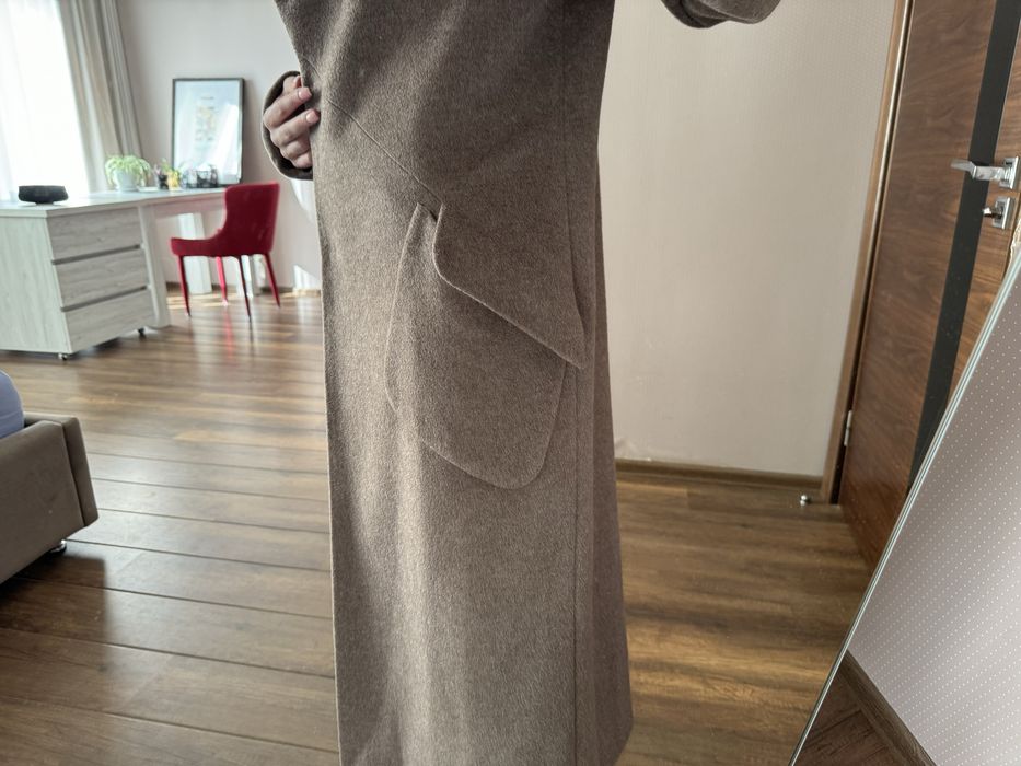 демісезонне жіноче коричневе пальто