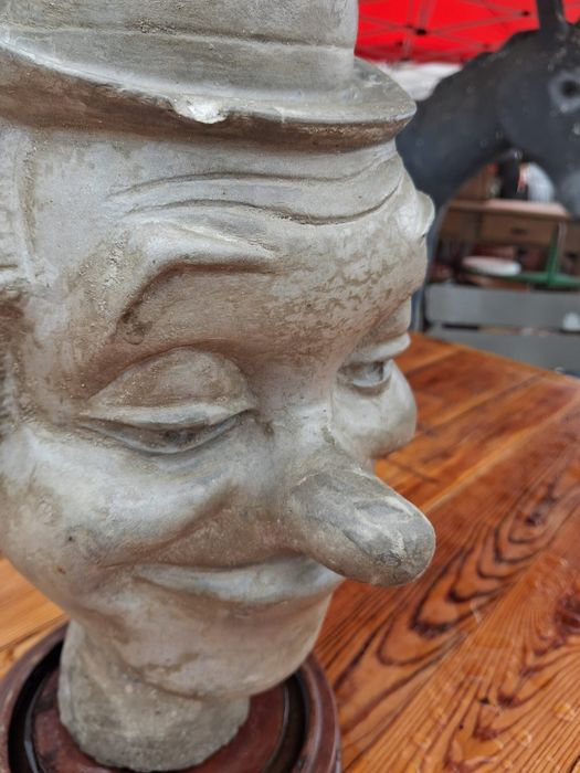 Busto em cimento