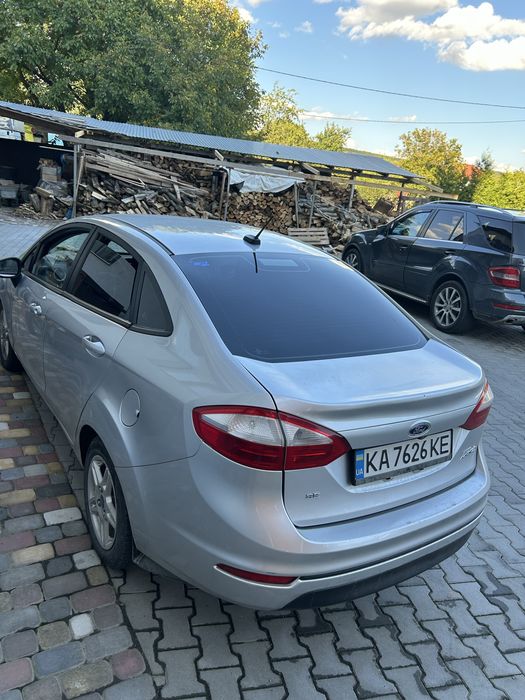Ford fiesta 2019 рік 1.6 газ/бенз