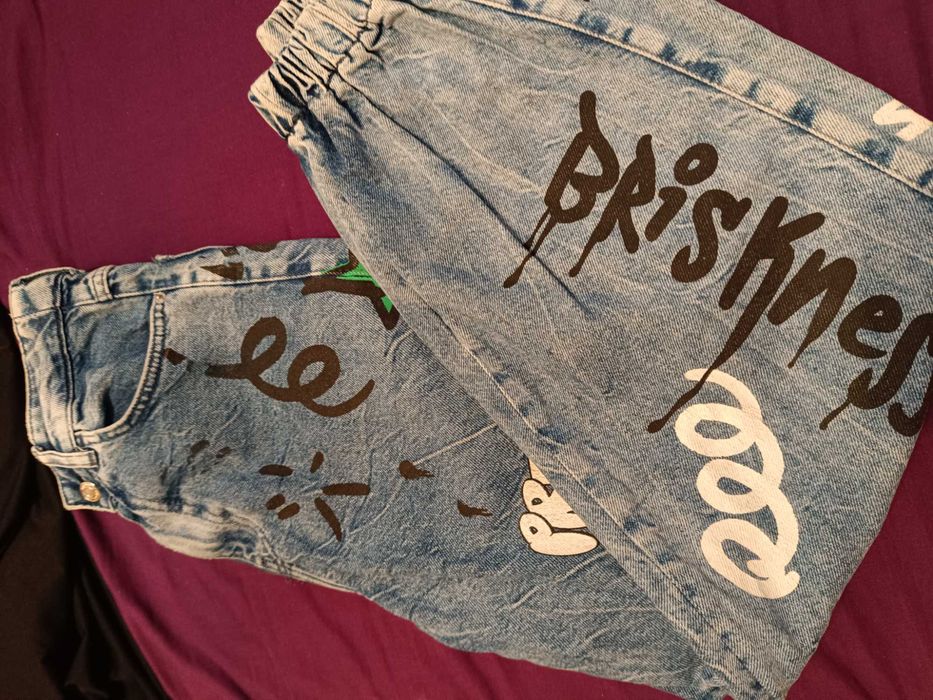 Calça de ganga da Bershka com.desenhos n 32