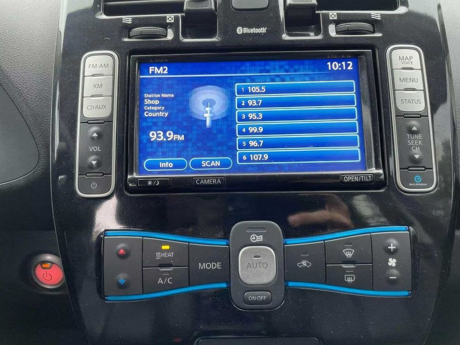 Nissan LEAF SL      2015