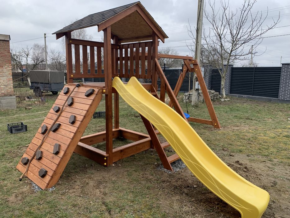 Дитячий майданчик, гірка, качеля