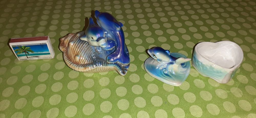 Porcelanowe figurka i szkatułka - delfiny