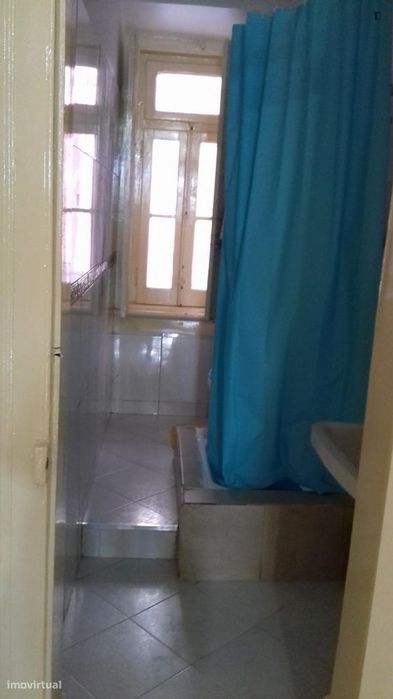 Quarto - localizado em Alameda Lisbon
