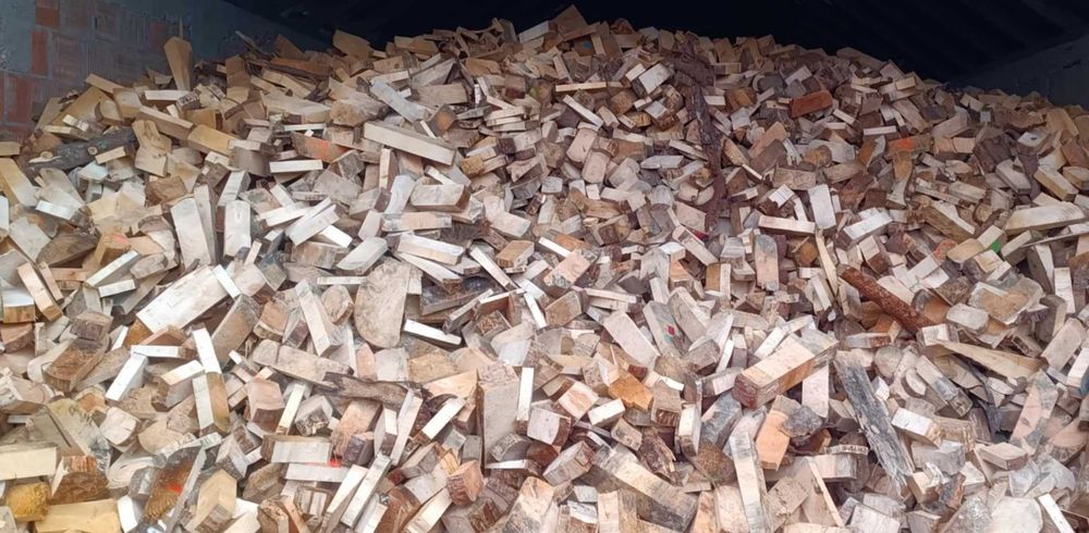 opał, suche drewno sosnowe