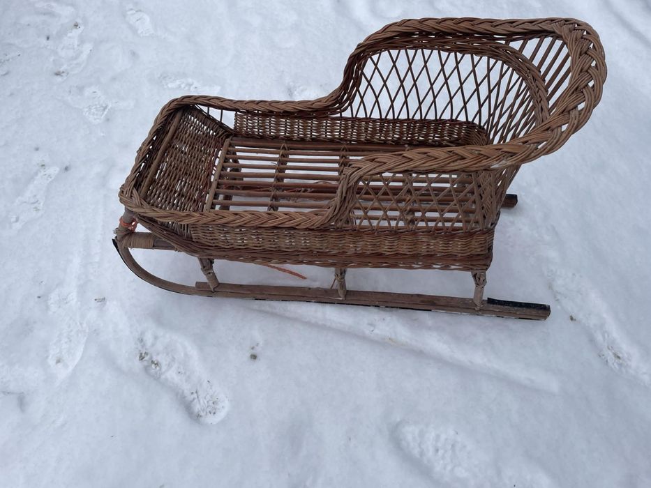 Санки плетені.   .