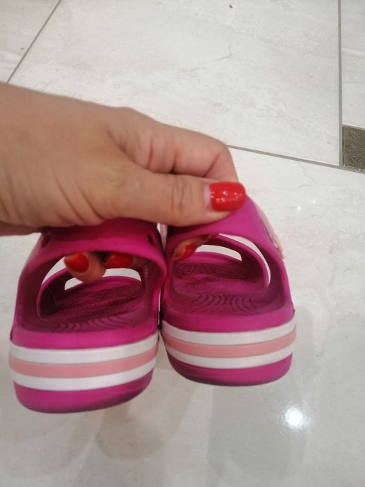Сандалии на девочку CROCS
