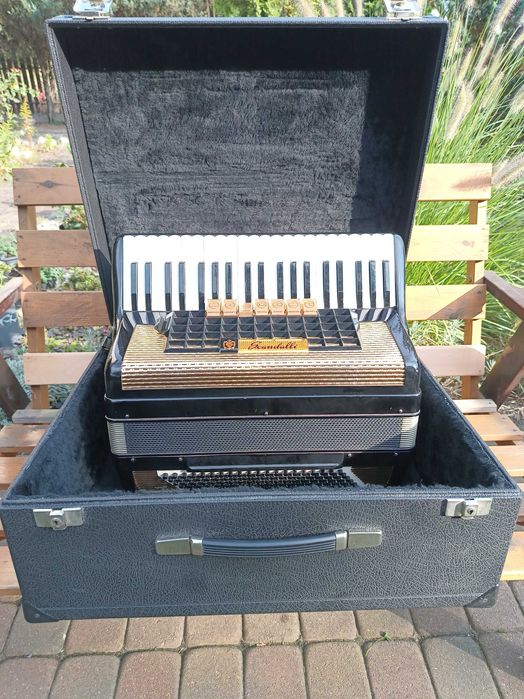 Akordeon Scandalli 120