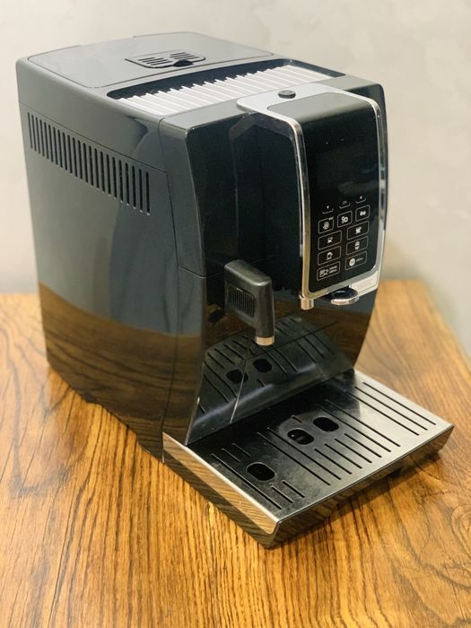 Кавомашина Delonghi DINAMICA
