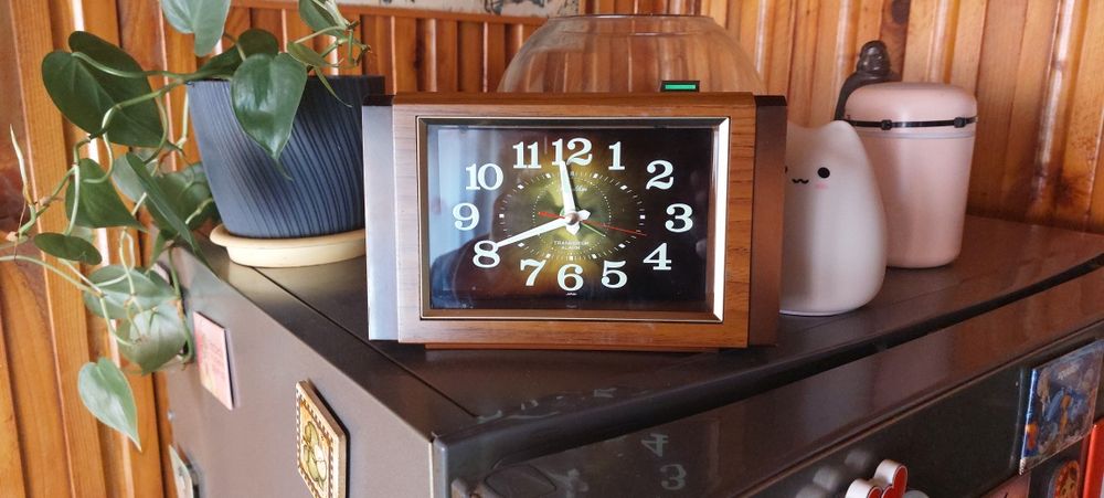 Zegar z budzikiem Rhythm