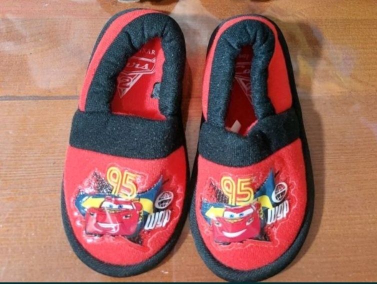 Тапочки детские красные, новые