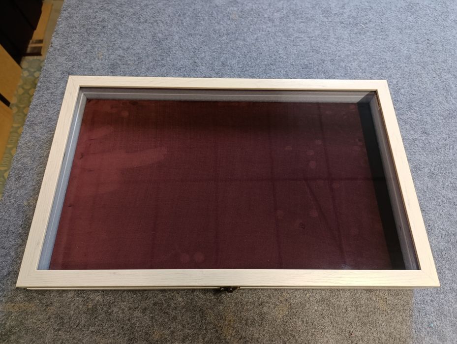 Вітрина Рамка під експонати.