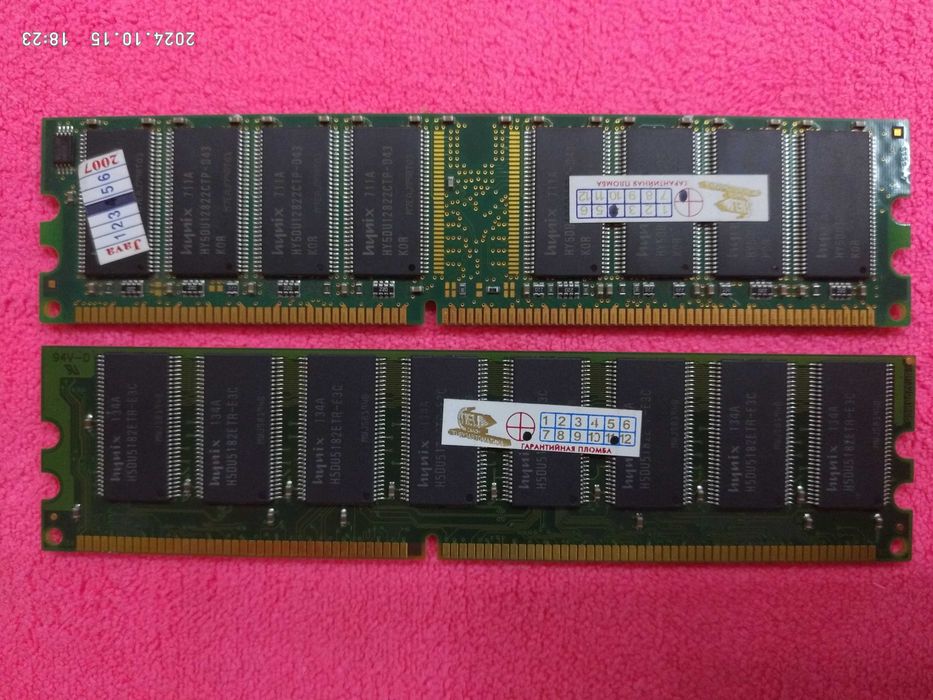 Комплект SDRAM DIMM Hynix DDR400 PC3200U CL3 на 2Gb (Intel/AMD)