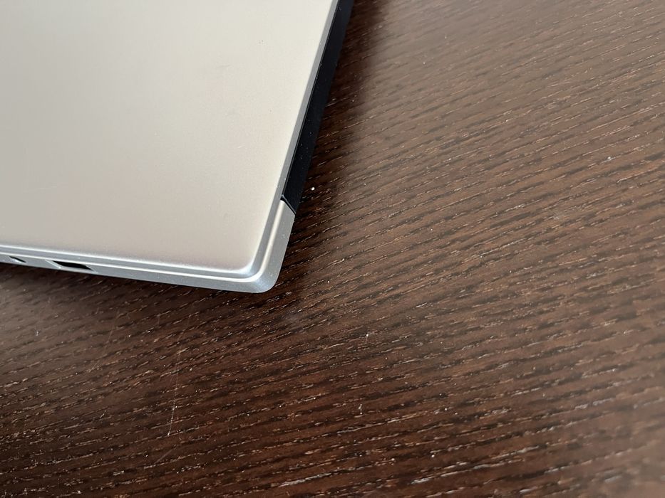 Huawei MateBook D 14 i5 / 8 GB / 512 GB SSD / Windows 11 – stan idealny