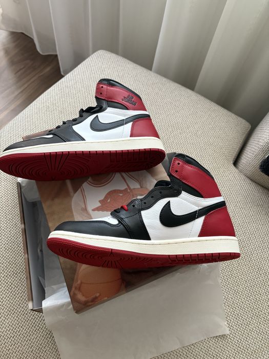 Air Jordan 1 OG BLACK TOE