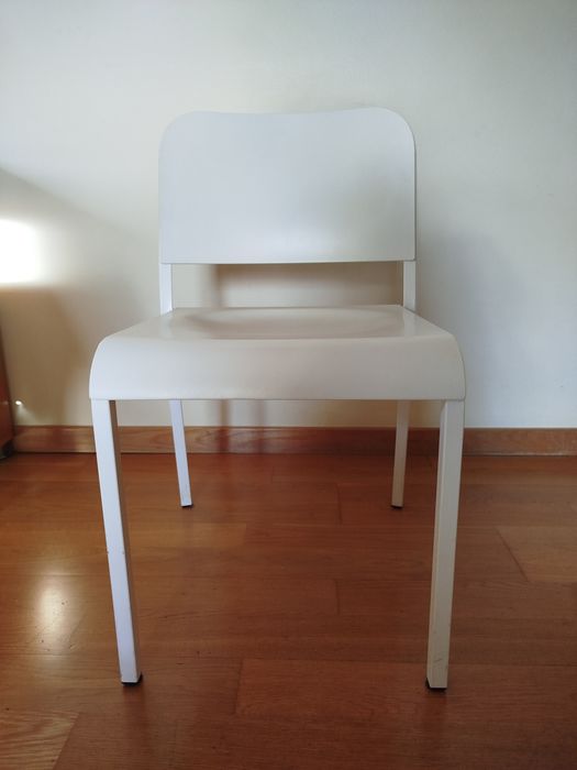 Cadeiras IKEA brancas