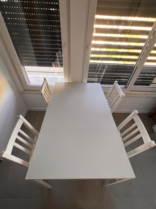 Mesa e Cadeiras Cozinha