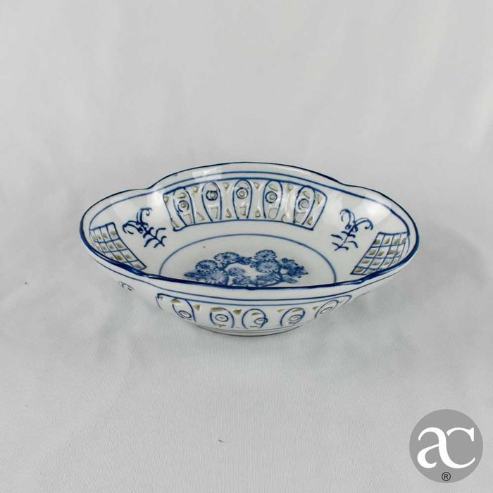Taça vazada em porcelana da China 1ª metade do séc. XX