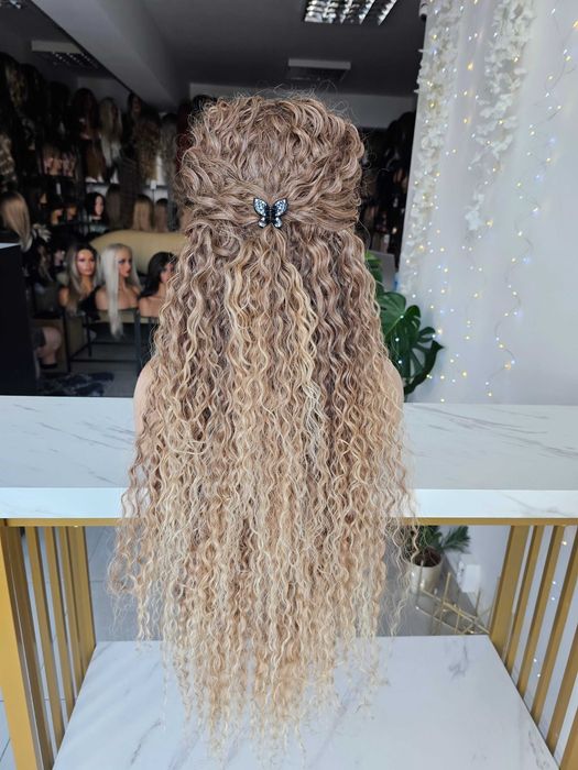 Peruka premium Madison afroloki, naturalny ciemny blond