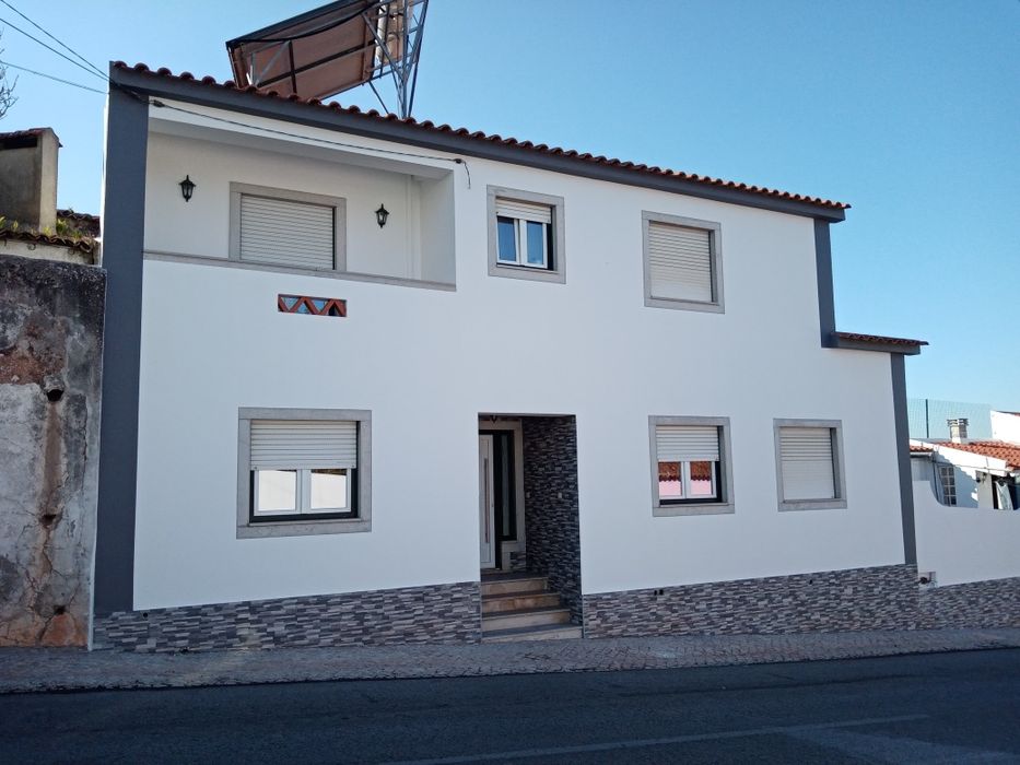 Capoto, Pintura e construção