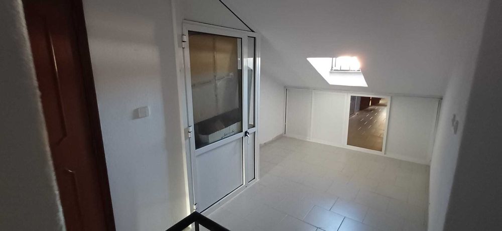 Alugar Quarto c/casa de banho Privativa + Espaço Privativo