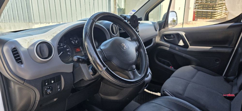 Peugeot Partner 1.6eHdi 2017 133.000km Muito estimada