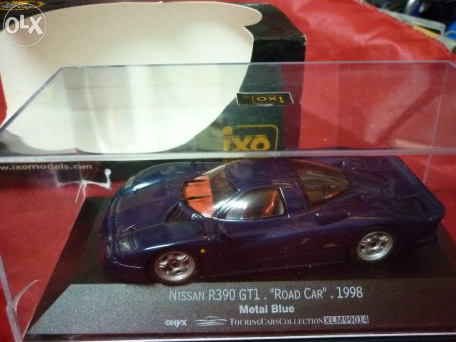 Nissan r390 gti "road car"  escala 1:43