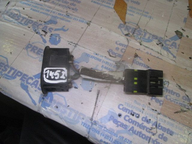 Comando / botão / interruptor vidros trás esquerdo OPEL Corsa B