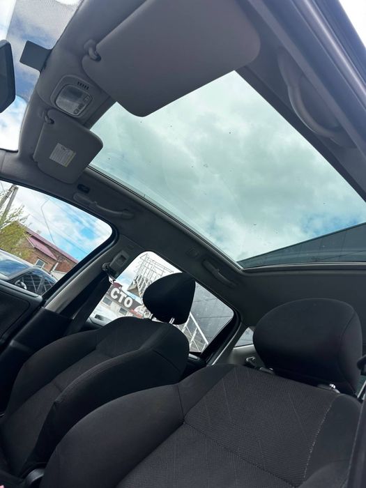 Продам авто Peugeot 207 с панорамой