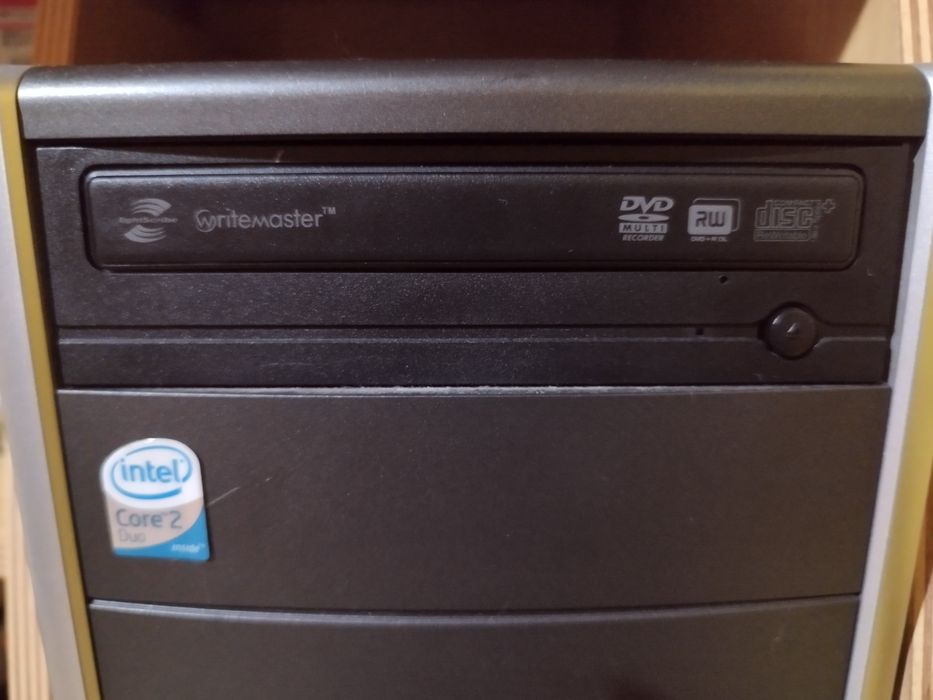 Samsung Monitor + Computer Tower64730212943745124