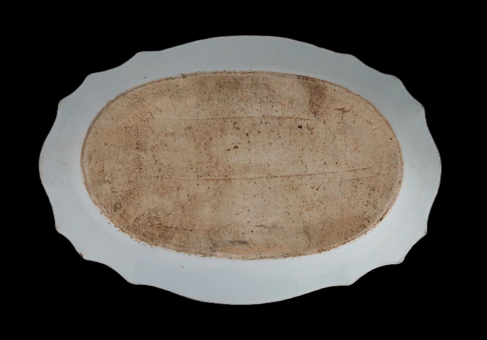 Travessa Polilobada em porcelana da China Séc. XVIII - 33 cm