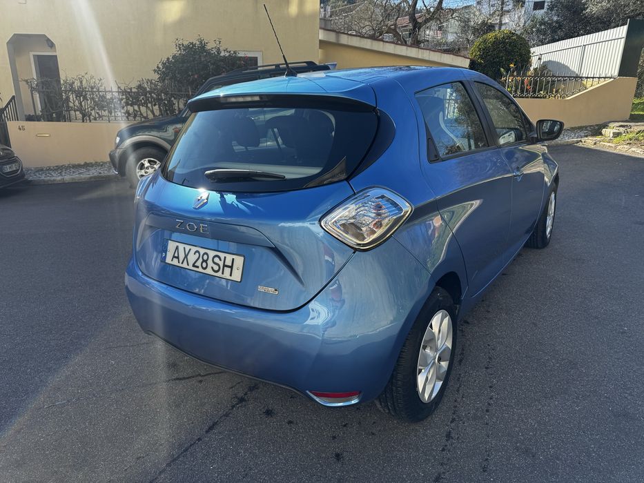 Vendo renault zoe  41kw de 2019 com 180.000kms. Baterias proprias