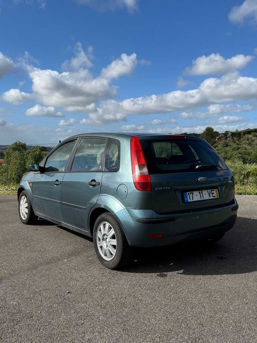 Ford Fiesta 1.4 TDCI foto 2