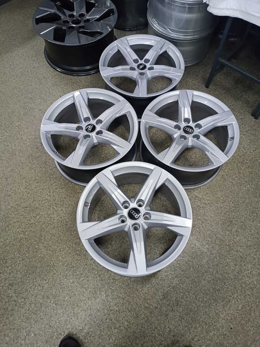 Диски 5*112 R18 DIA66,6 ET39 8J оригінал Audi VW Skoda