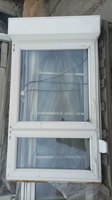 Okno PCV, Euro 70 szer. 106cm x 184 cm RU prawe + roleta elektryczna