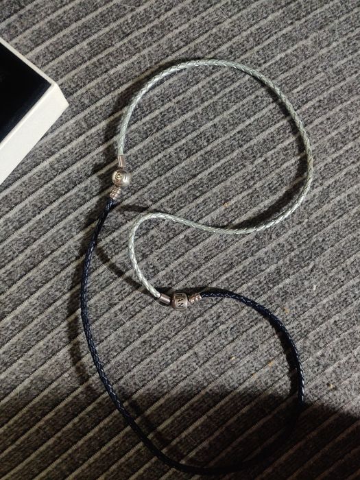 Pukseira da Pandora em couro