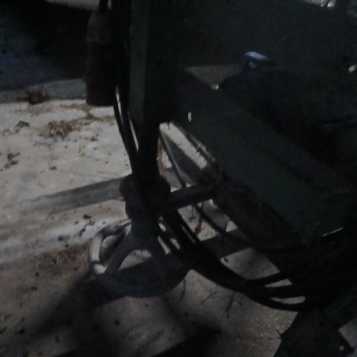 Máquina Serra lenha