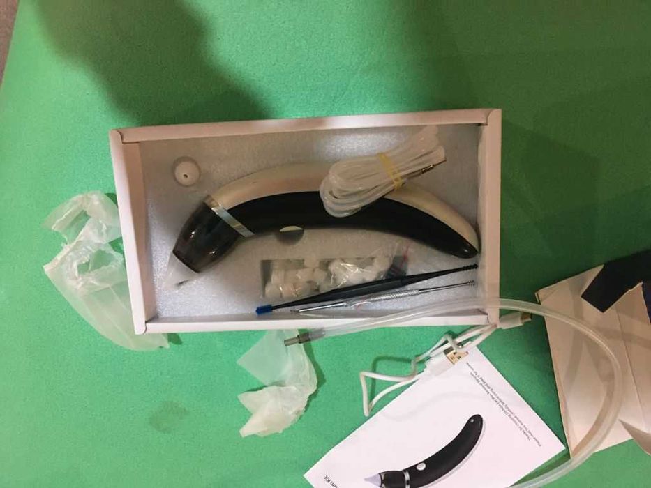 Набор для удаления ушной серы с помощью вакуума.