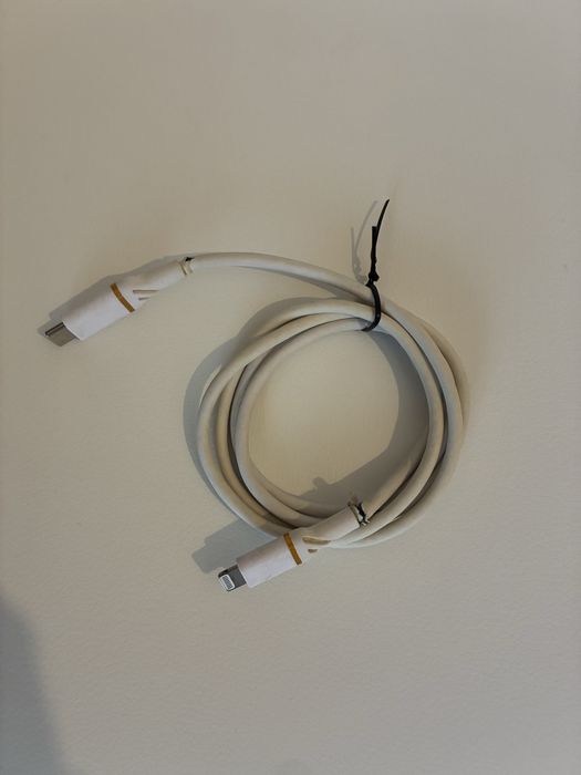 Iphone 13 mini 128GB + 4 capas BURGA