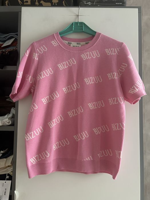 Sweterek rozowy bizuu