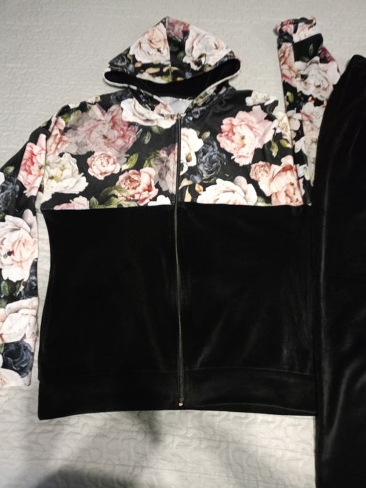 Dres welurowy w kwiatki