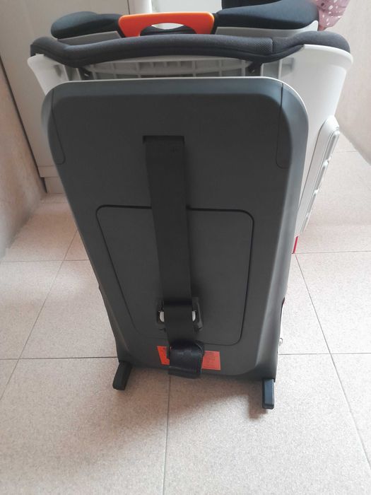 Cadeira auto marca Chicco 9kg aos 36kg com isofix