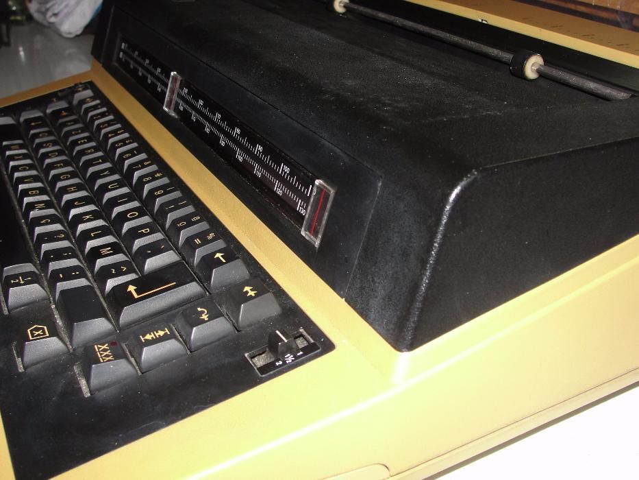 Maquina Escrever Elétrica c/Apagador