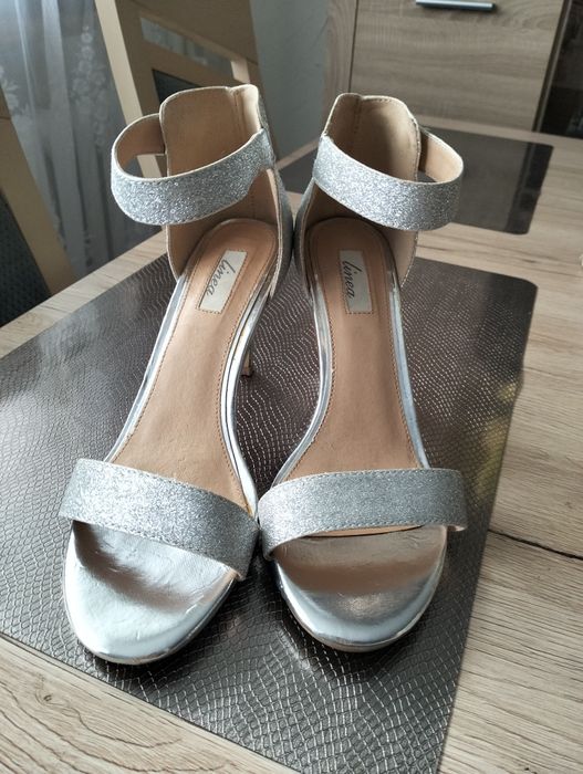 Szpilki sandałki 38