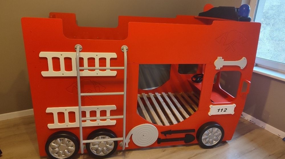 Łóżko piętrowe wóz strażacki