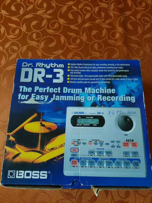 Caixa de Ritmos..DR-3 da BOSS  em perfeito estado de funcionamento