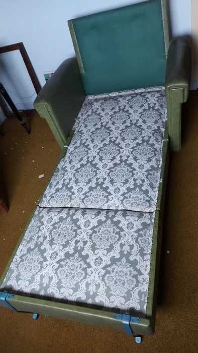 Cadeirão & Sofá cama em ótimo estado