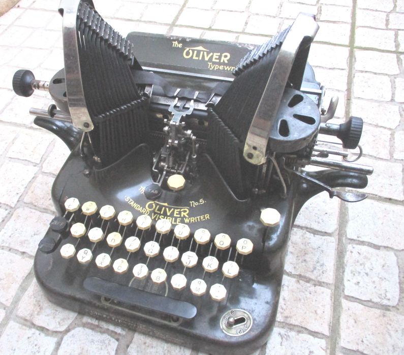 Máquina antiga de escrever Oliver-Borboleta-1909 - Rarissima