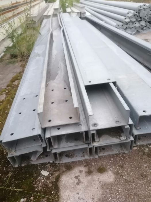 Słupy 5m stopy konstrukcja hali, stężenie profil zamknięty ceownik