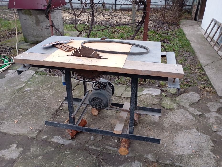 Циркулярка з фуганком